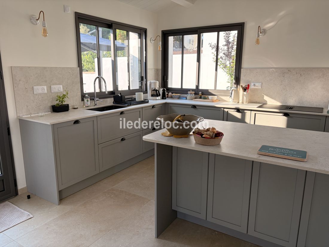 Photo 7: An accomodation located in Le Bois-Plage-en-R&eacute; on ile de R&eacute;.