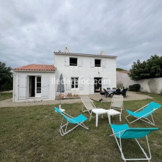 Ile de Ré:Family home in loix