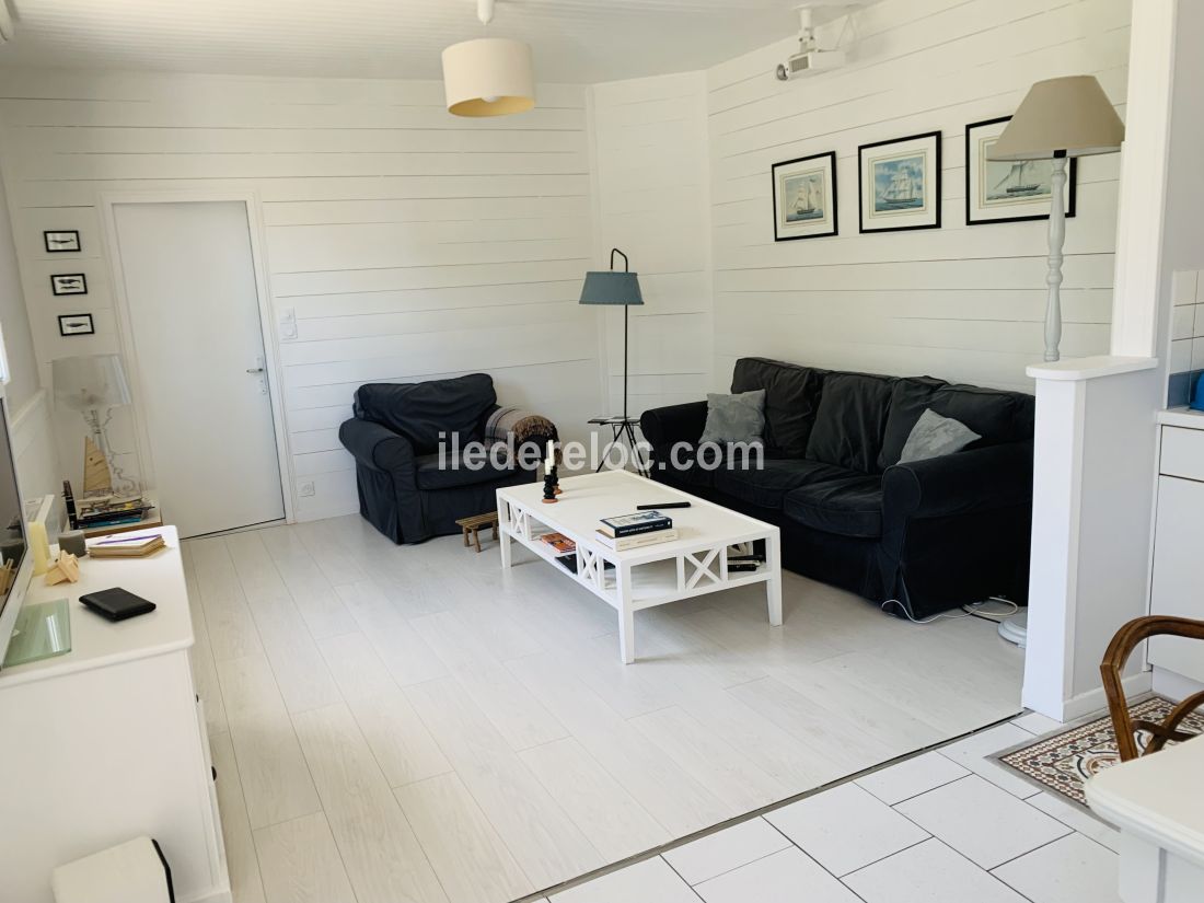 Photo 6: An accomodation located in Saint-Cl&eacute;ment-des-Baleines on ile de R&eacute;.