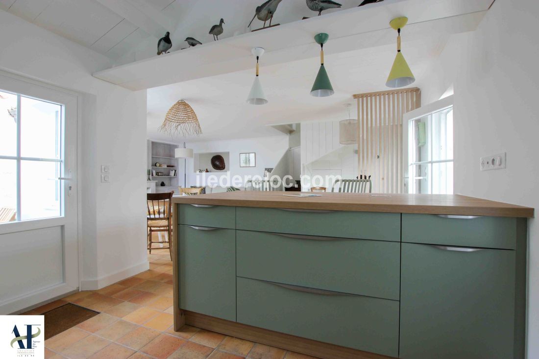 Photo 10: An accomodation located in Les Portes-en-R&eacute; on ile de R&eacute;.