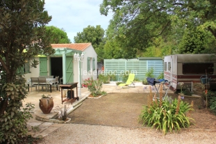 Ile de R&eacute;:Small house near trouse chemise beach