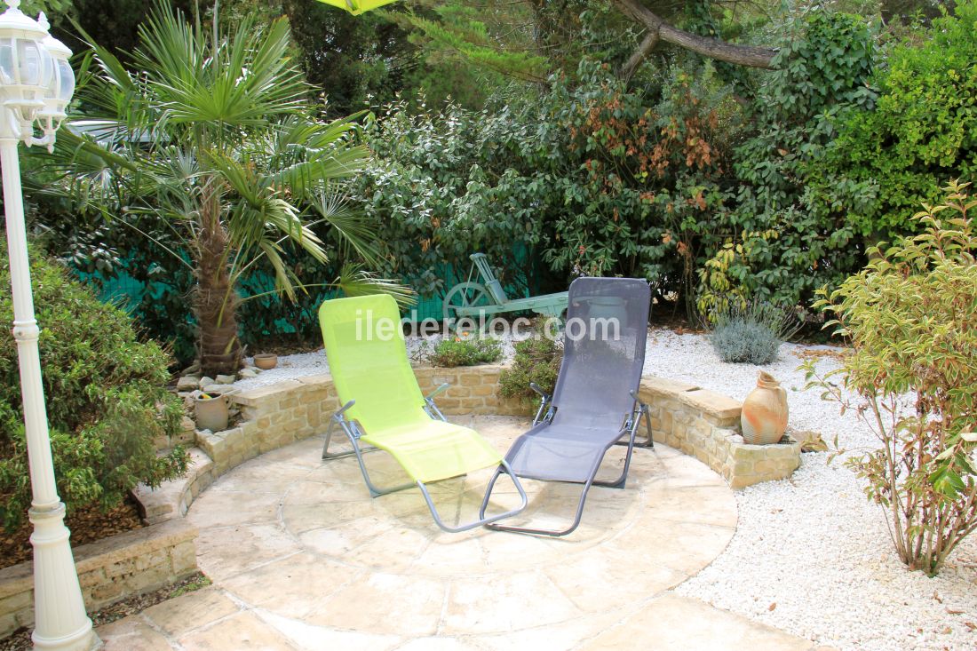 Photo 4: An accomodation located in Les Portes-en-R&eacute; on ile de R&eacute;.