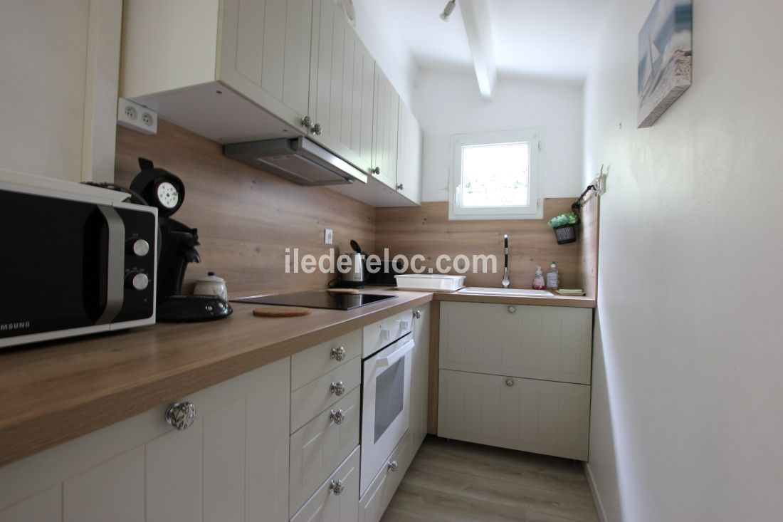 Photo 8: An accomodation located in Les Portes-en-R&eacute; on ile de R&eacute;.