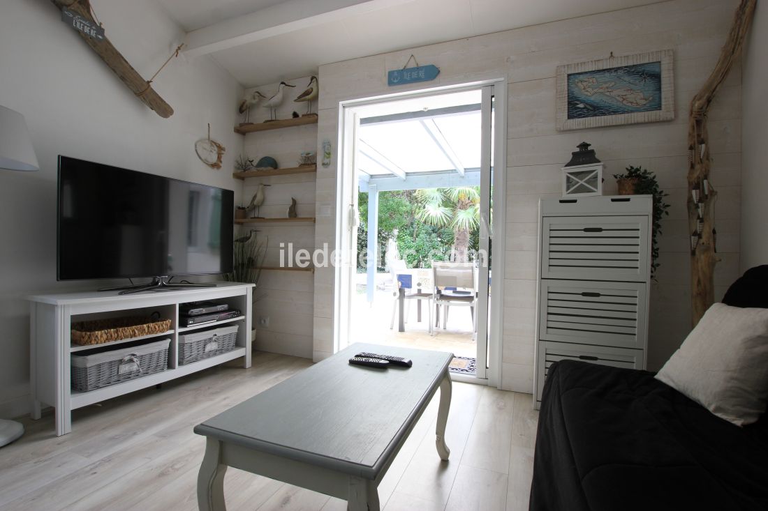 Photo 10: An accomodation located in Les Portes-en-R&eacute; on ile de R&eacute;.