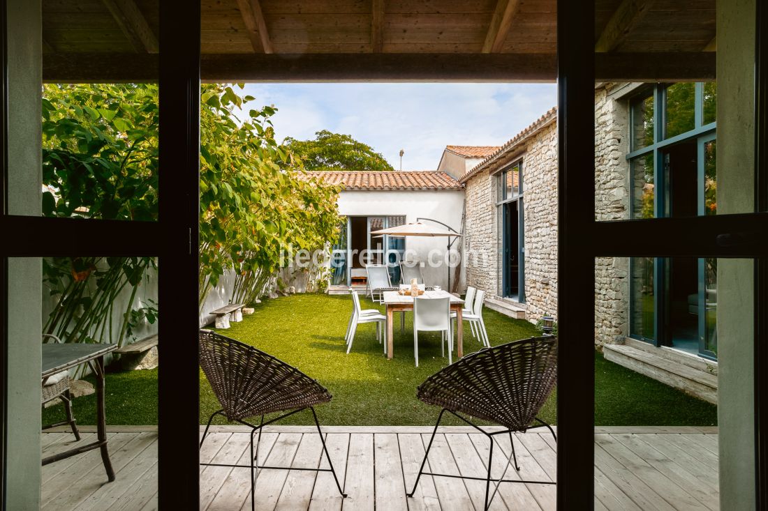 Photo 7: An accomodation located in Le Bois-Plage-en-R&eacute; on ile de R&eacute;.