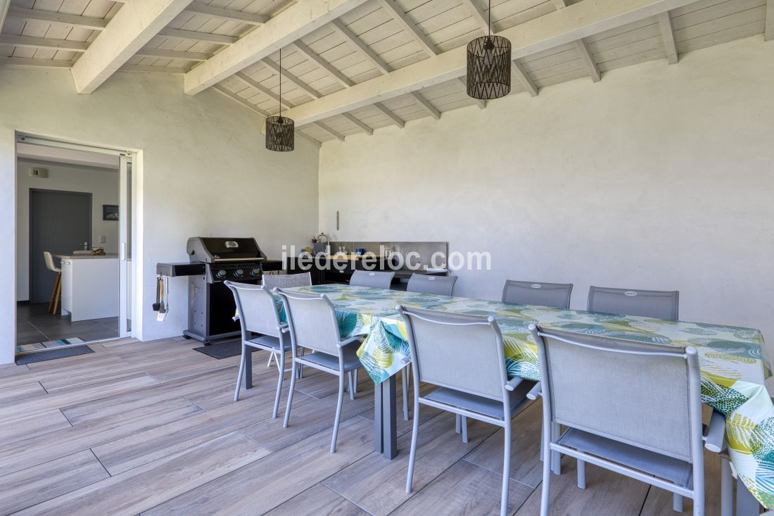 Photo 11: An accomodation located in Saint-Martin-de-R&eacute; on ile de R&eacute;.