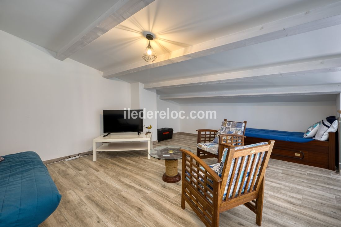 Photo 23: An accomodation located in Saint-Martin-de-R&eacute; on ile de R&eacute;.
