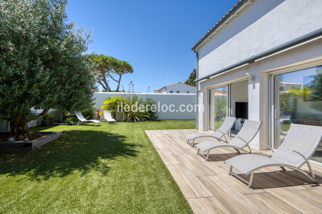 Photo 43: An accomodation located in Saint-Martin-de-R&eacute; on ile de R&eacute;.