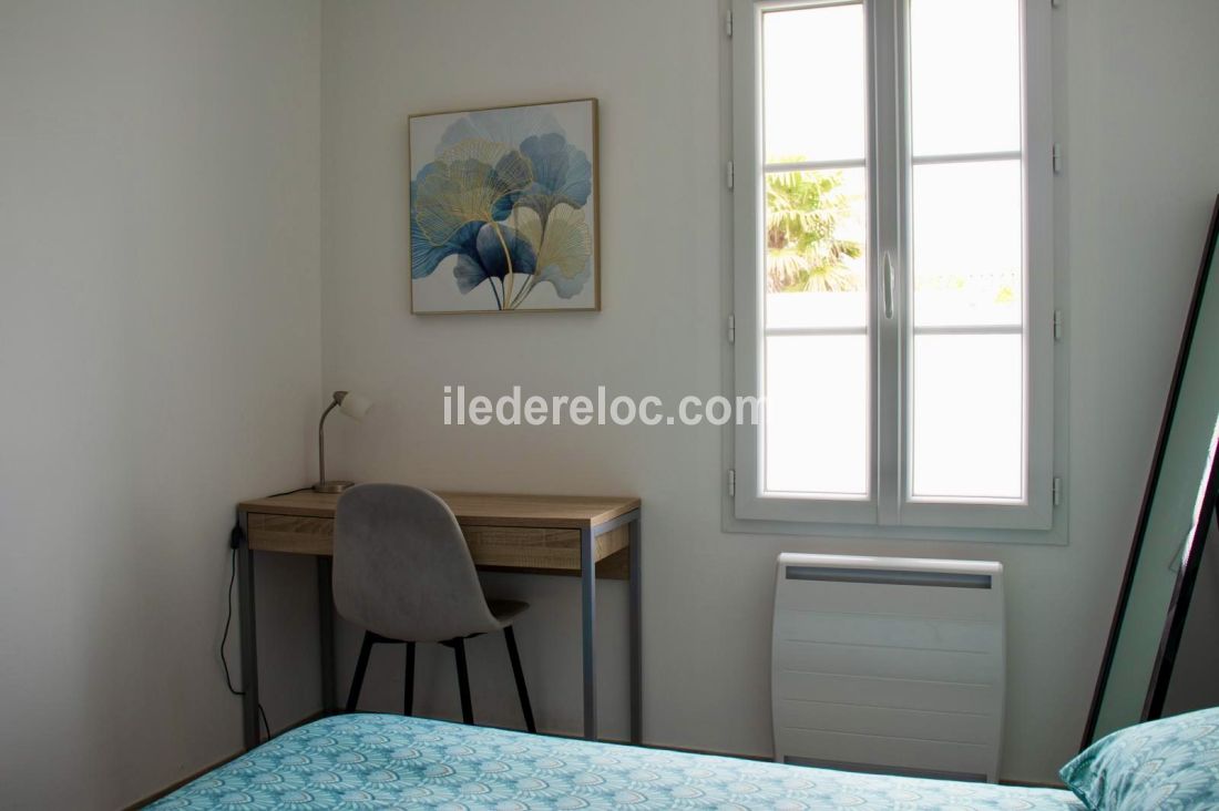 Photo 13: An accomodation located in Saint-Martin-de-R&eacute; on ile de R&eacute;.