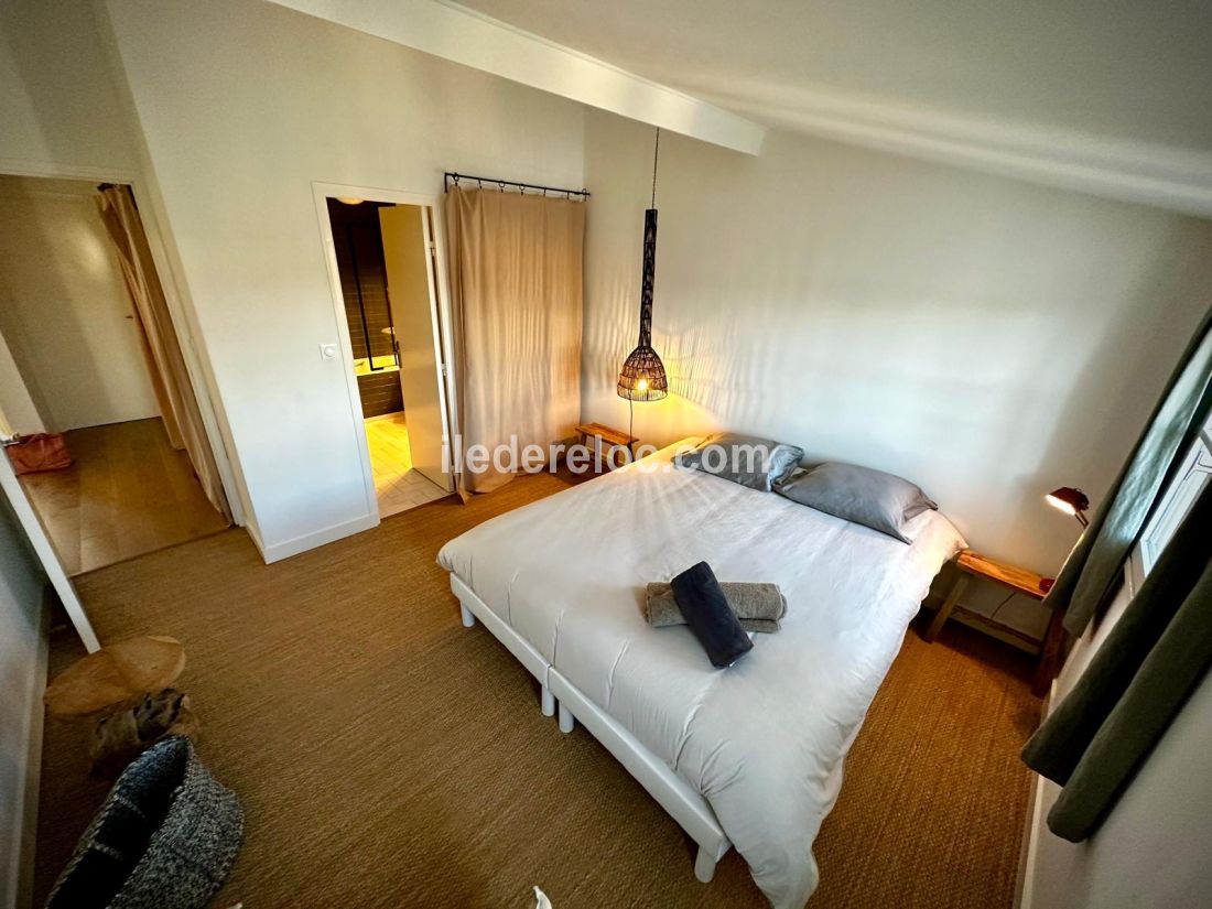 Photo 9: An accomodation located in Saint-Martin-de-R&eacute; on ile de R&eacute;.
