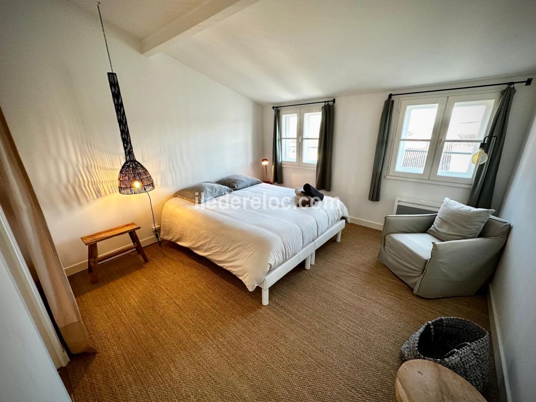 Photo 11: An accomodation located in Saint-Martin-de-R&eacute; on ile de R&eacute;.