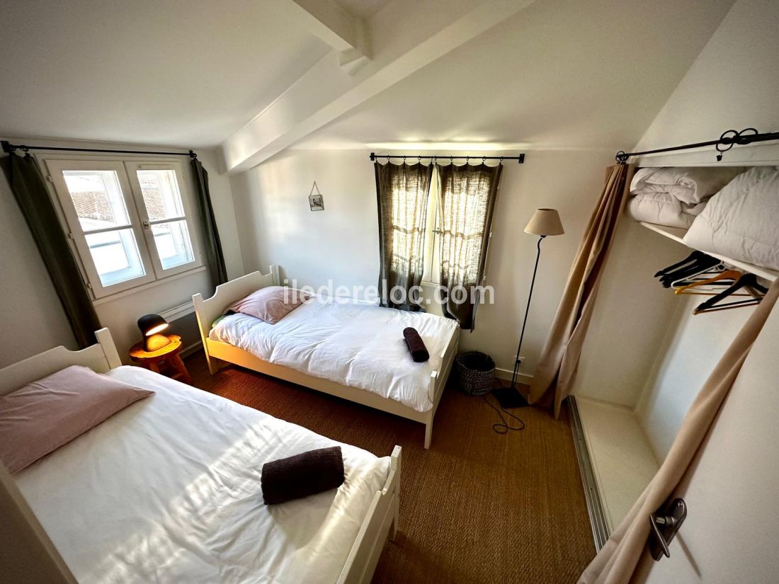 Photo 12: An accomodation located in Saint-Martin-de-R&eacute; on ile de R&eacute;.