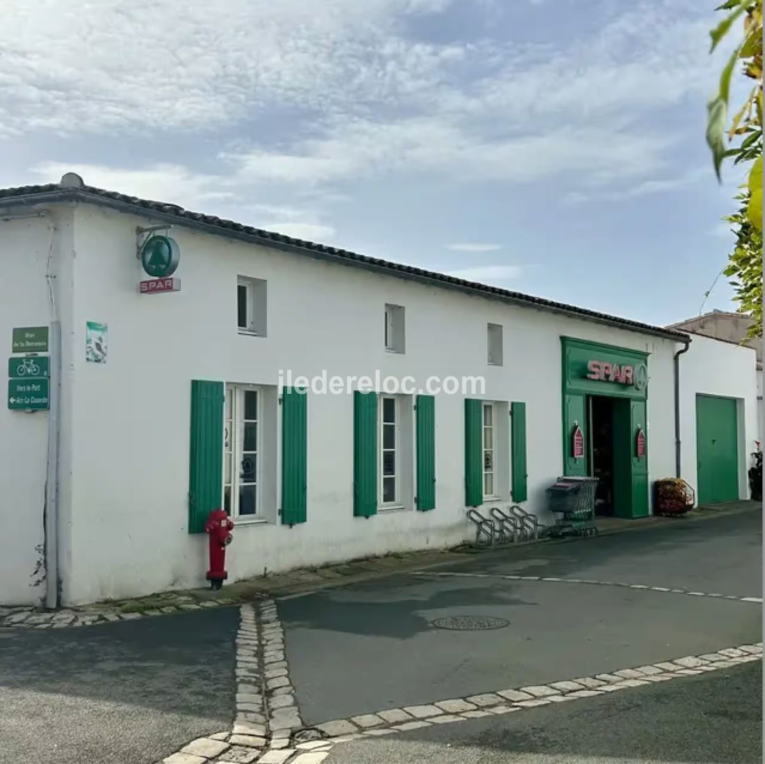 Photo 15: An accomodation located in Loix on ile de R&eacute;.