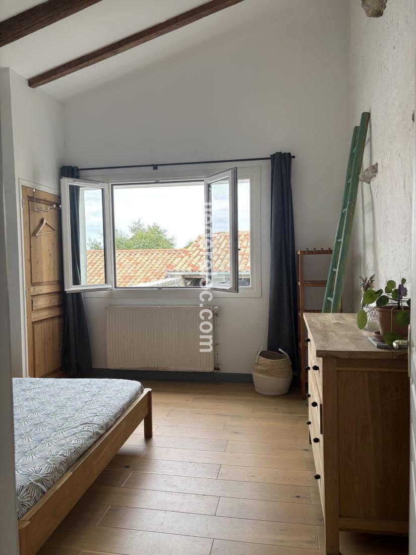 Photo 4: An accomodation located in Sainte-Marie-de-R&eacute; on ile de R&eacute;.