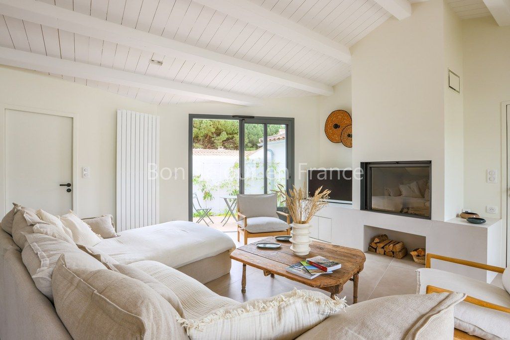 Photo 15: An accomodation located in Le Bois-Plage-en-R&eacute; on ile de R&eacute;.