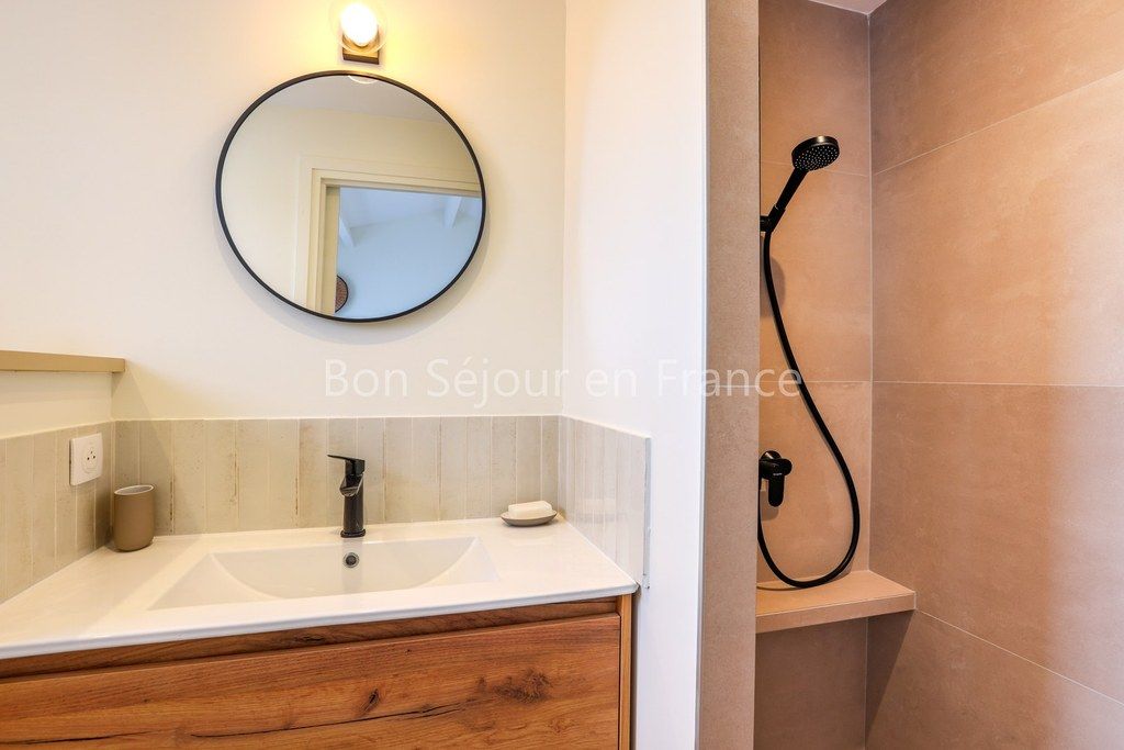 Photo 21: An accomodation located in Le Bois-Plage-en-R&eacute; on ile de R&eacute;.