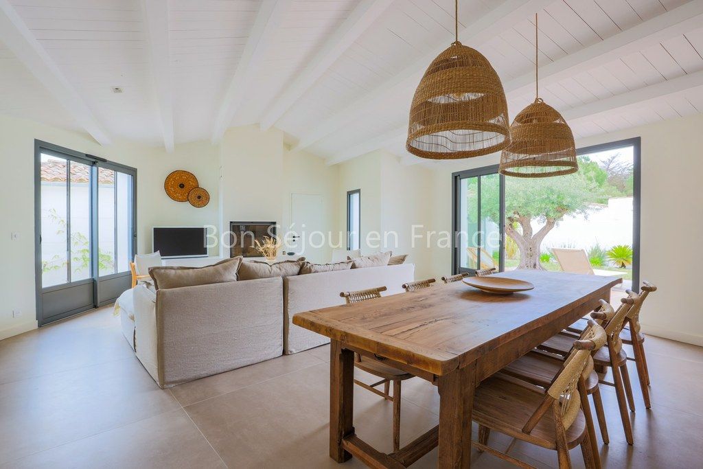Photo 17: An accomodation located in Le Bois-Plage-en-R&eacute; on ile de R&eacute;.