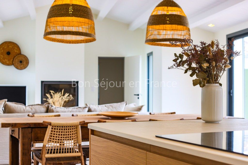 Photo 9: An accomodation located in Le Bois-Plage-en-R&eacute; on ile de R&eacute;.