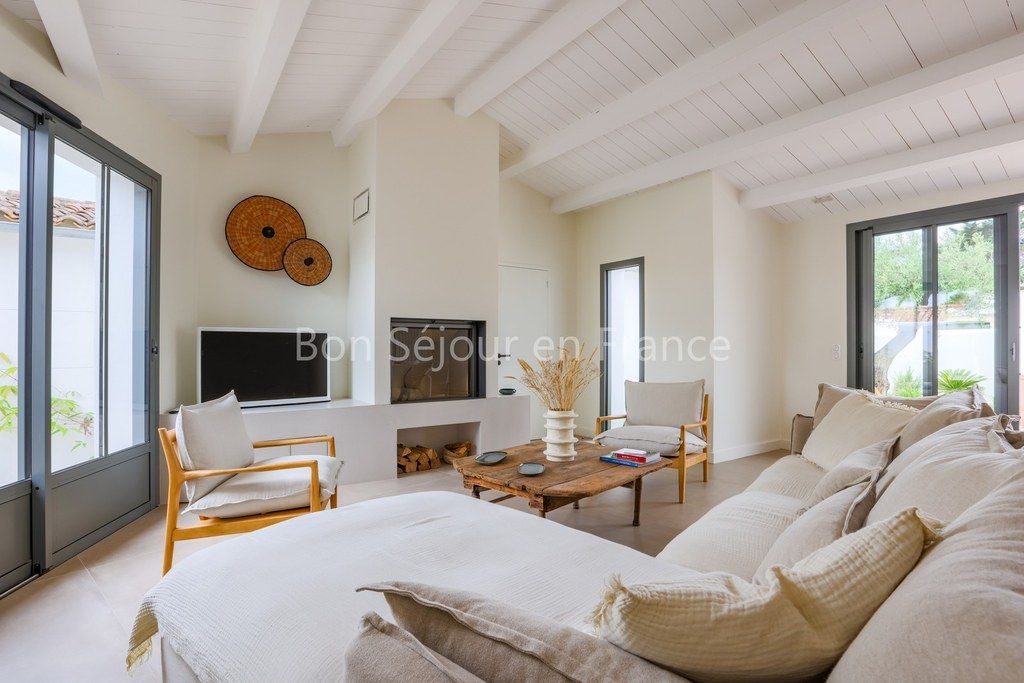 Photo 13: An accomodation located in Le Bois-Plage-en-R&eacute; on ile de R&eacute;.