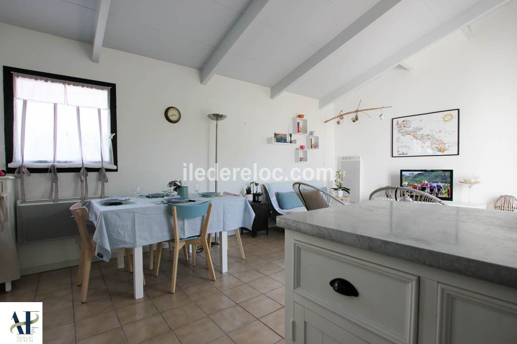 Photo 5: An accomodation located in Les Portes-en-R&eacute; on ile de R&eacute;.