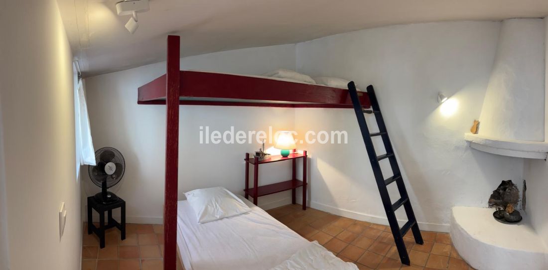 Photo 9: An accomodation located in La Couarde-sur-mer on ile de R&eacute;.