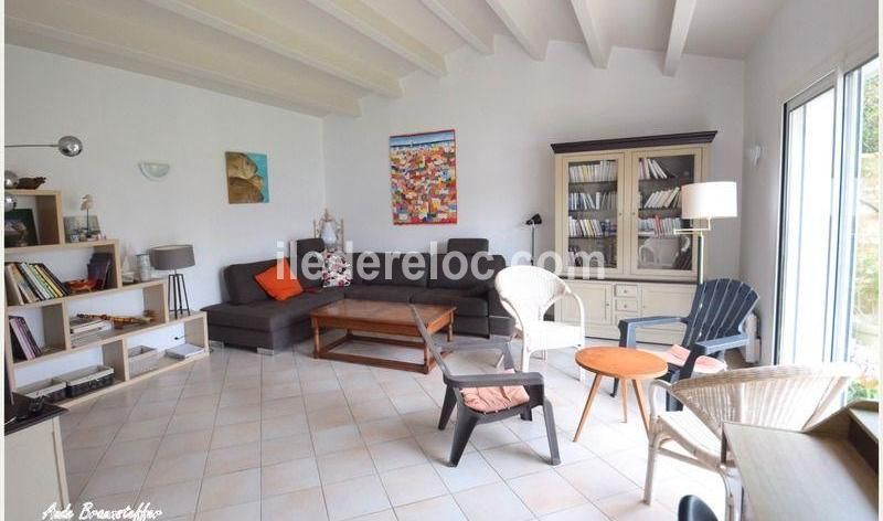 Photo 5: An accomodation located in Saint-Martin-de-R&eacute; on ile de R&eacute;.