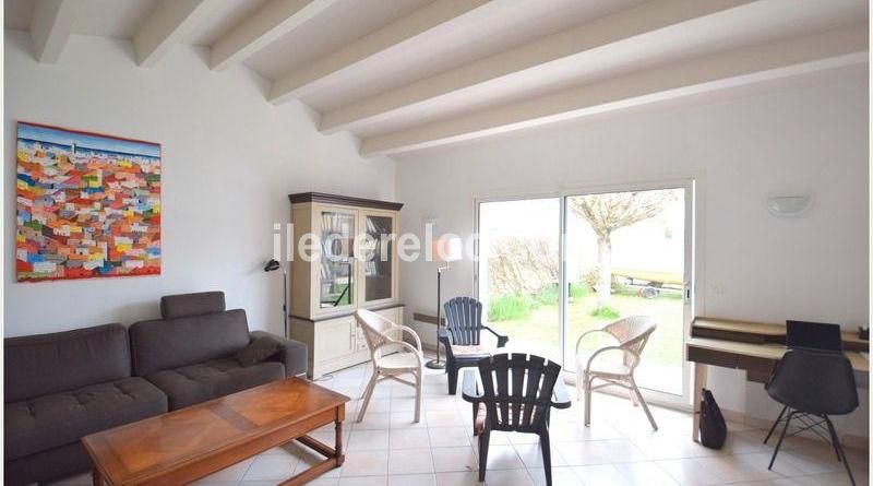 Photo 7: An accomodation located in Saint-Martin-de-R&eacute; on ile de R&eacute;.