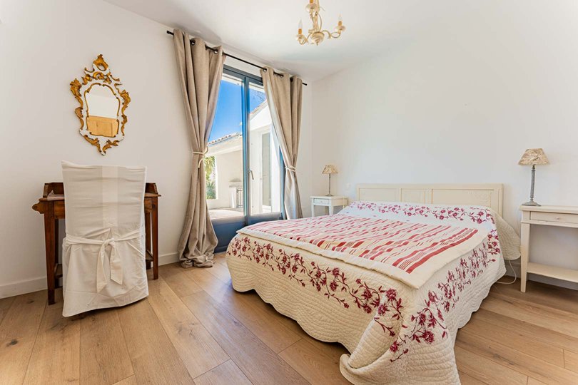 Photo 8: An accomodation located in Saint-Cl&eacute;ment-des-Baleines on ile de R&eacute;.