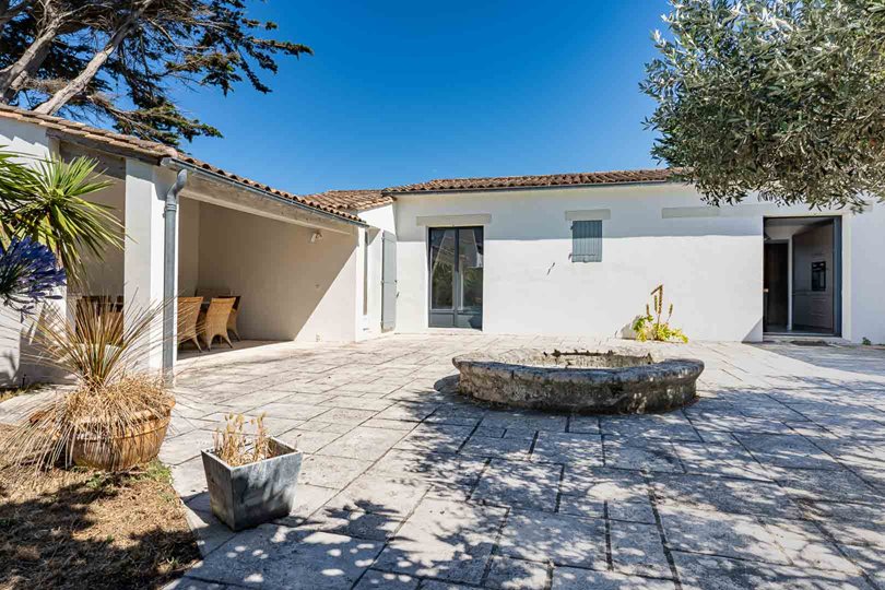 Photo 26: An accomodation located in Saint-Cl&eacute;ment-des-Baleines on ile de R&eacute;.