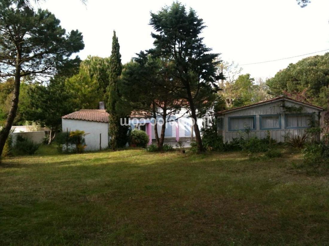 Photo 9: An accomodation located in La Couarde-sur-mer on ile de R&eacute;.