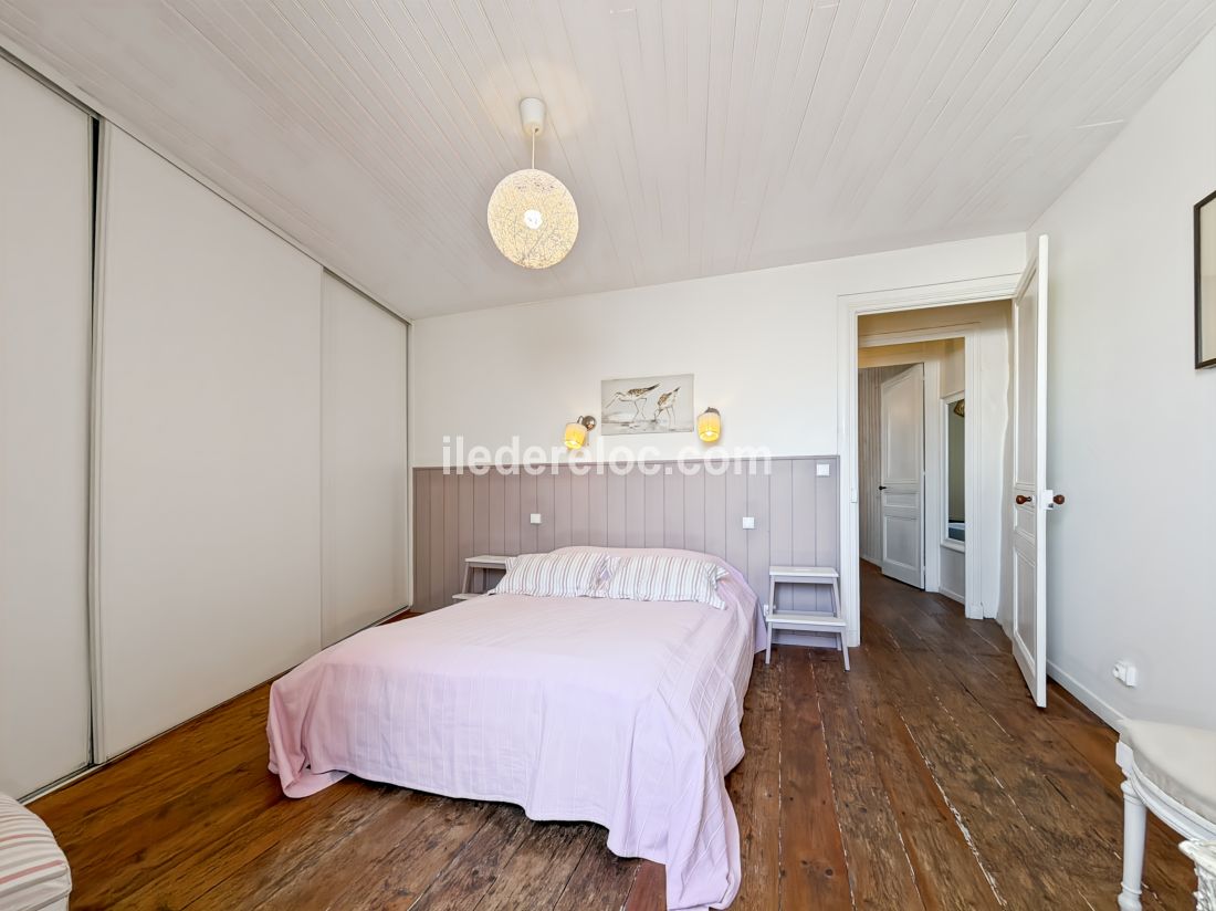 Photo 10: An accomodation located in La Flotte-en-R&eacute; on ile de R&eacute;.