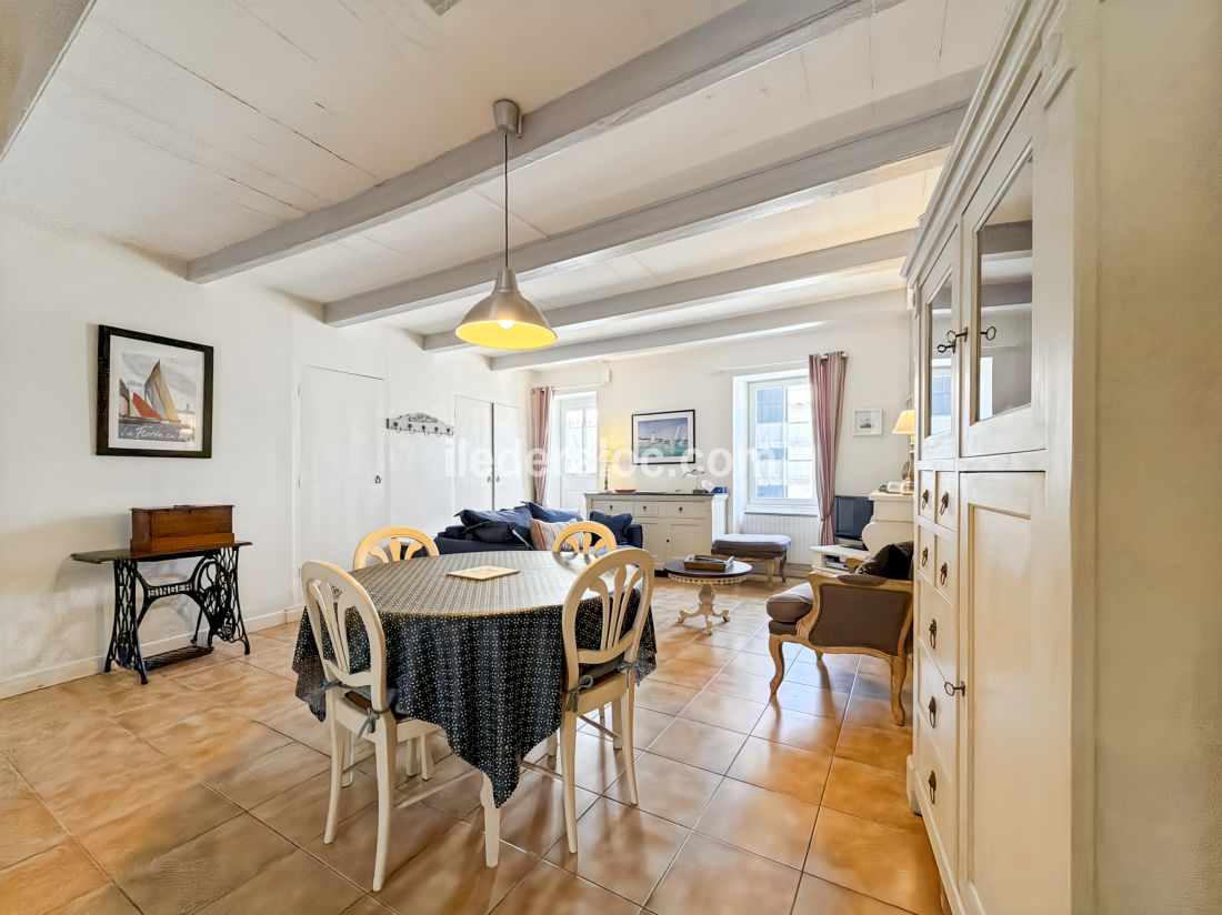 Photo 4: An accomodation located in La Flotte-en-R&eacute; on ile de R&eacute;.