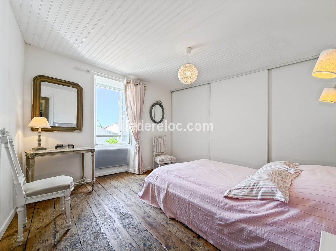 Photo 11: An accomodation located in La Flotte-en-R&eacute; on ile de R&eacute;.
