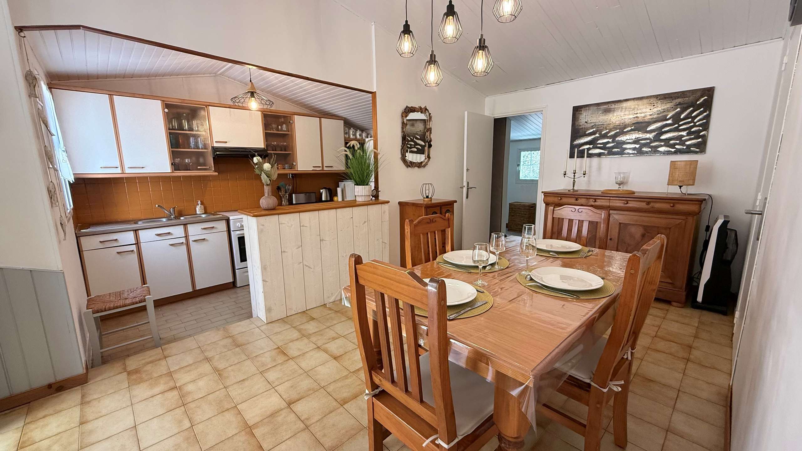 Photo 9: An accomodation located in La Couarde-sur-mer on ile de R&eacute;.