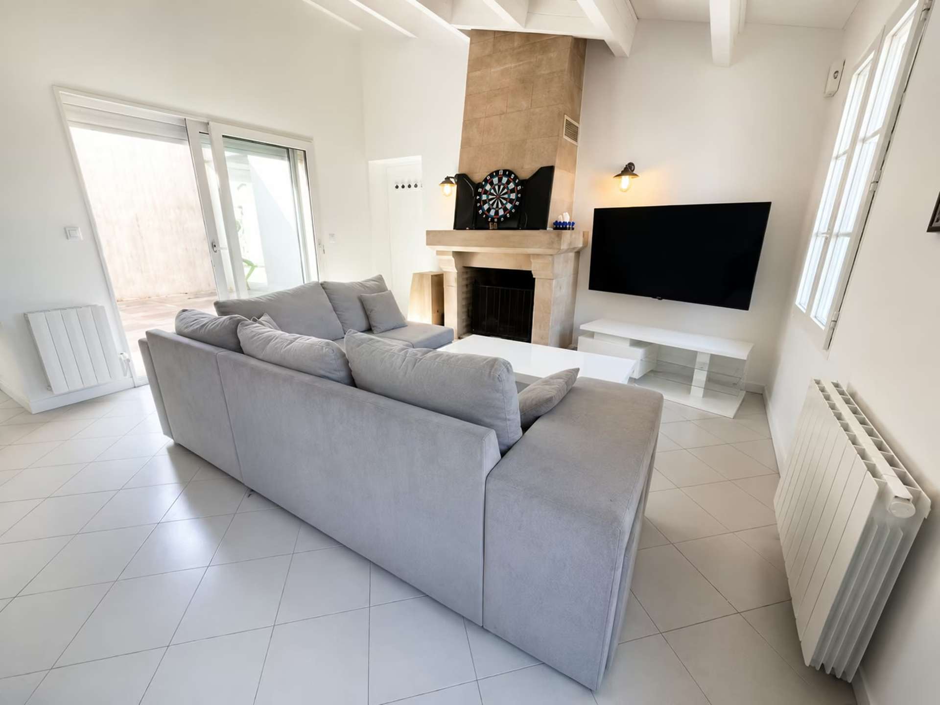 Photo 4: An accomodation located in La Couarde-sur-mer on ile de R&eacute;.