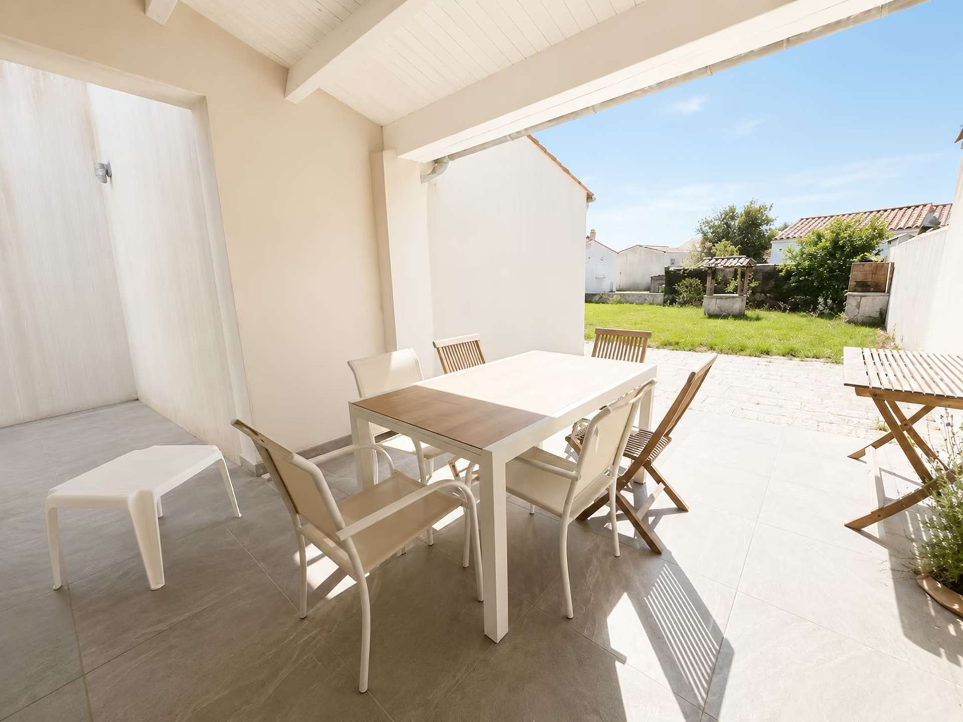 Photo 11: An accomodation located in La Couarde-sur-mer on ile de R&eacute;.