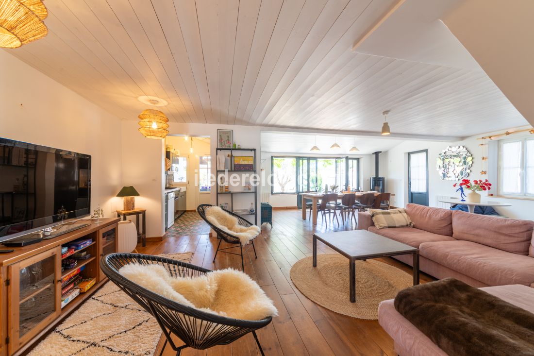 Photo 11: An accomodation located in Les Portes-en-R&eacute; on ile de R&eacute;.