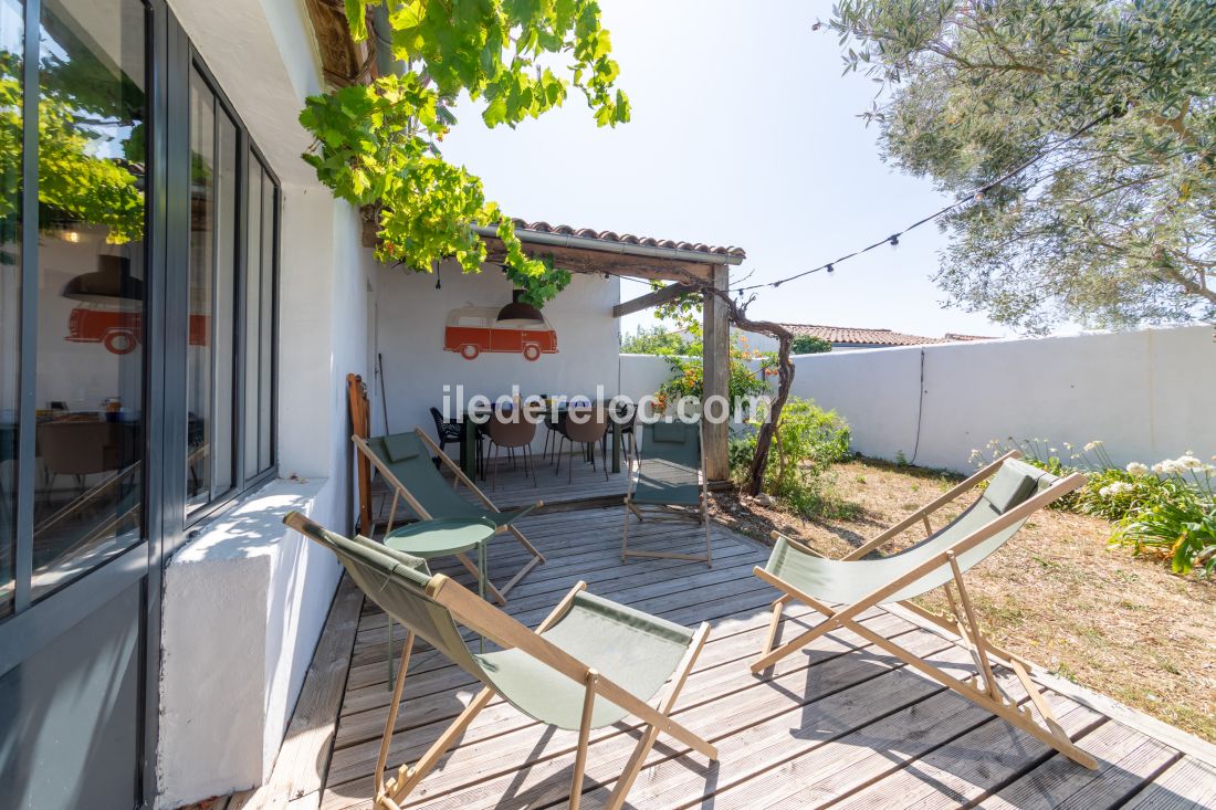 Photo 6: An accomodation located in Les Portes-en-R&eacute; on ile de R&eacute;.