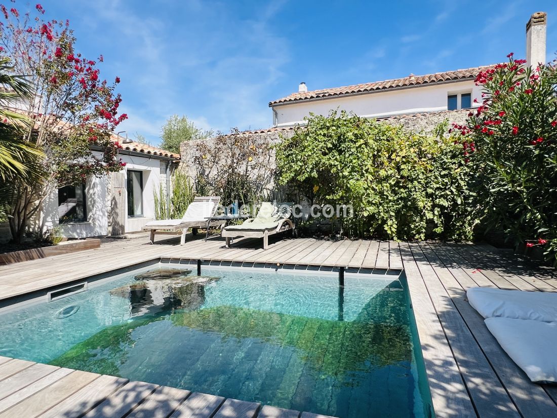 Photo 9: An accomodation located in Le Bois-Plage-en-R&eacute; on ile de R&eacute;.