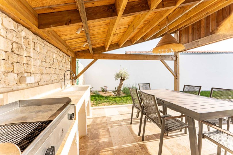 Photo 7: An accomodation located in Sainte-Marie-de-R&eacute; on ile de R&eacute;.