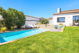 Ile de R&eacute;:Stunning architect-designed villa