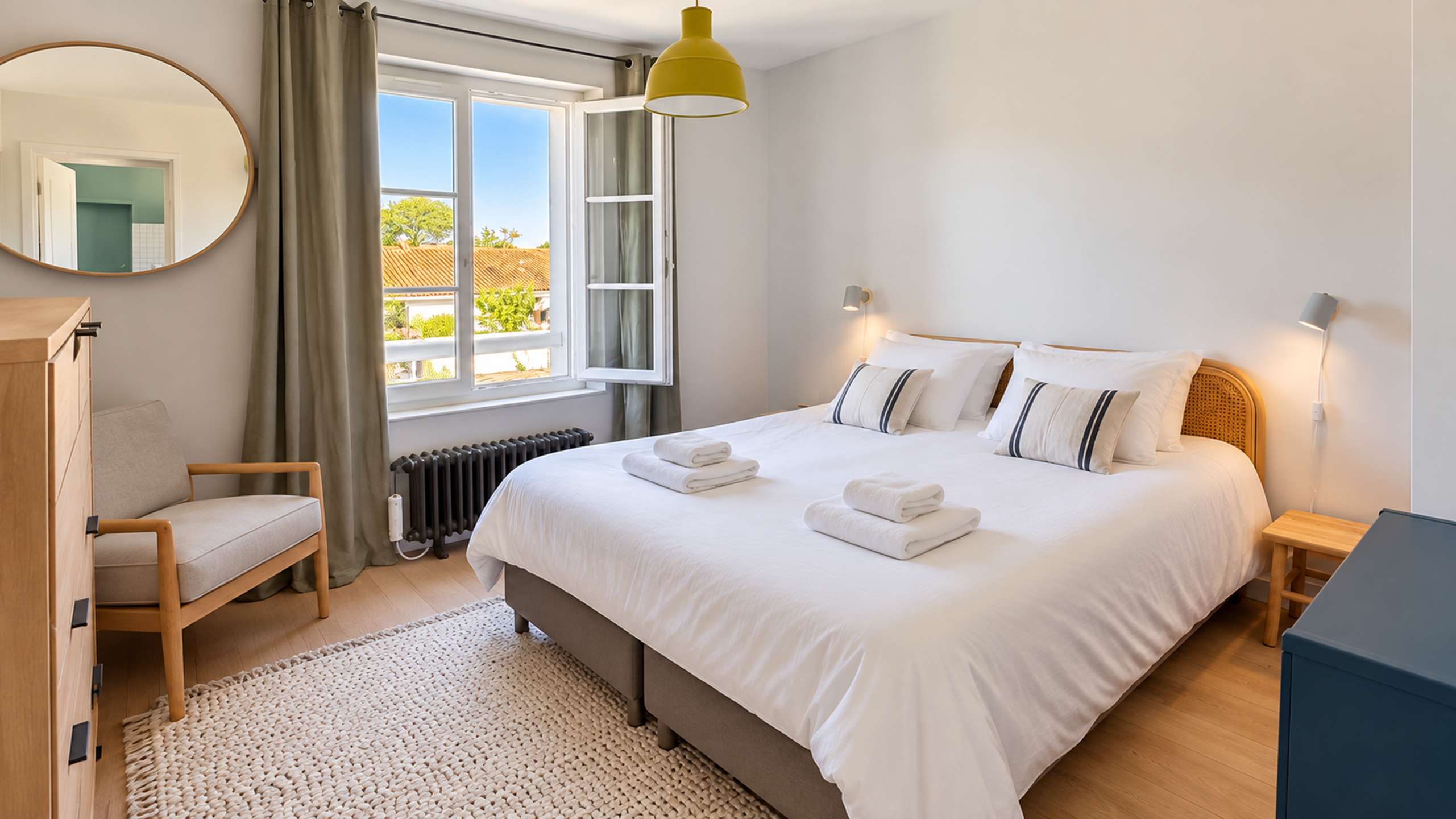Photo 18: An accomodation located in La Couarde-sur-mer on ile de R&eacute;.