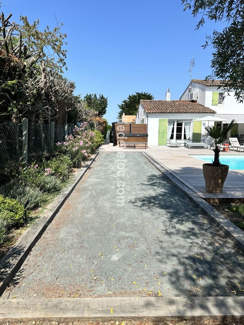 Photo 5: An accomodation located in Ars en R&eacute; on ile de R&eacute;.