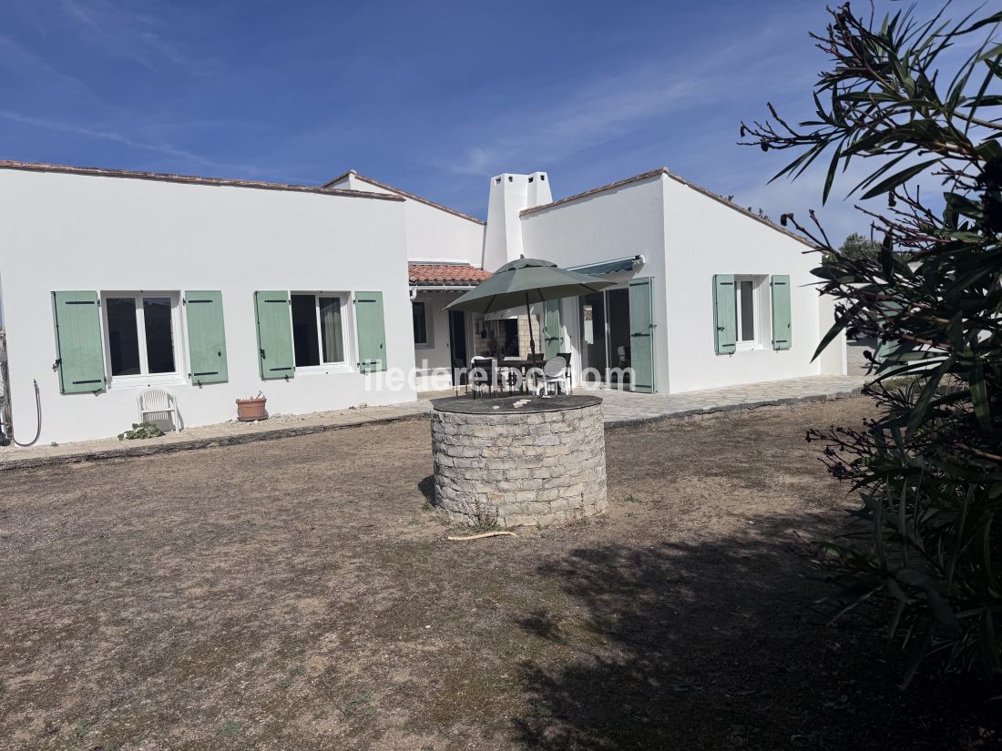 Photo 12: An accomodation located in La Couarde-sur-mer on ile de R&eacute;.