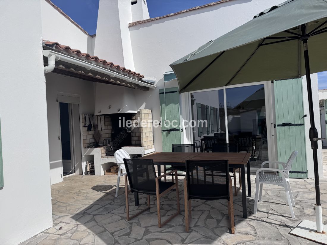 Photo 11: An accomodation located in La Couarde-sur-mer on ile de R&eacute;.