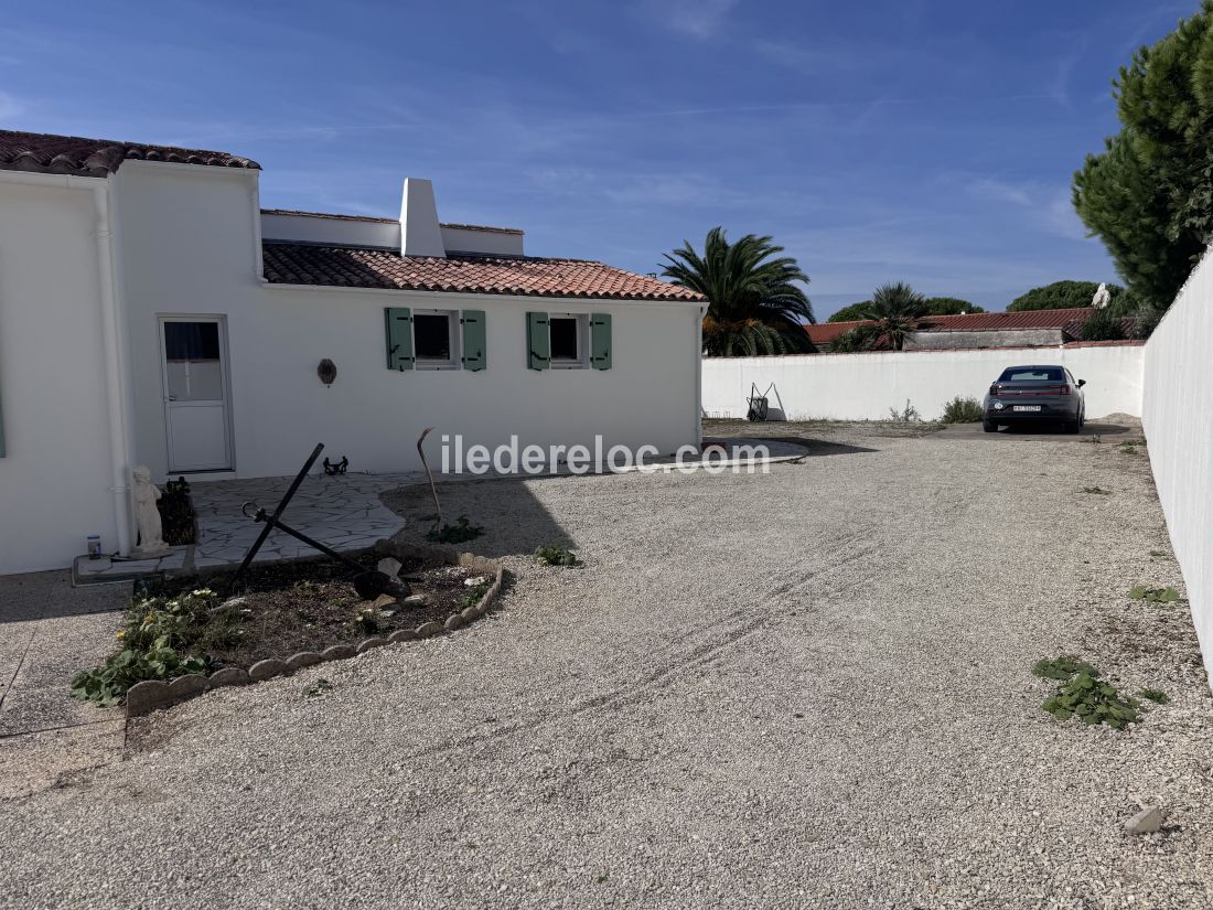 Photo 16: An accomodation located in La Couarde-sur-mer on ile de R&eacute;.