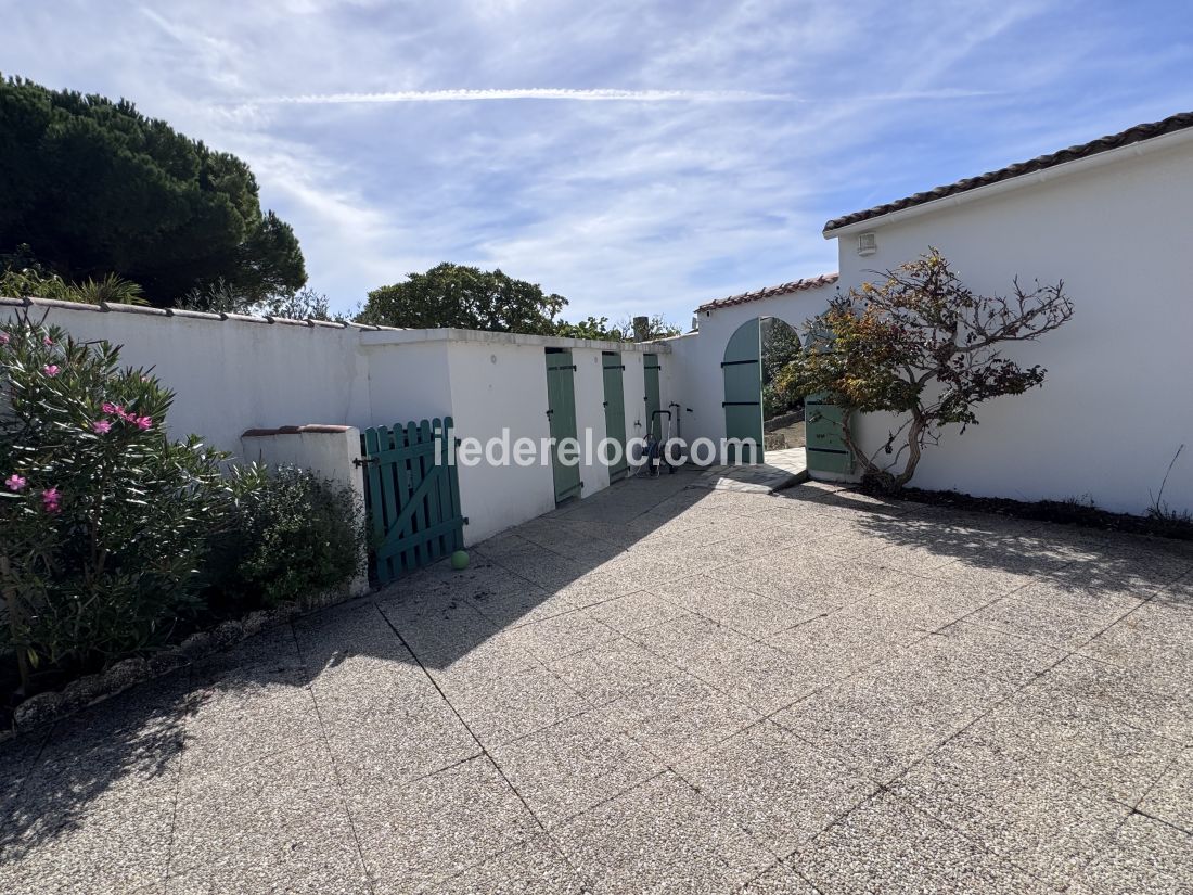 Photo 9: An accomodation located in La Couarde-sur-mer on ile de R&eacute;.