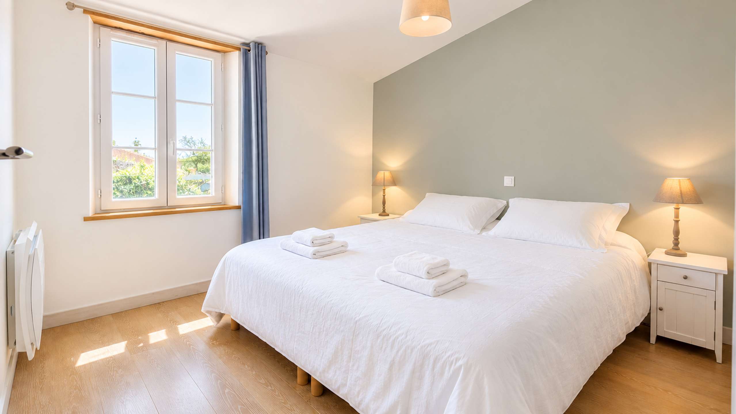 Photo 6: An accomodation located in La Couarde-sur-mer on ile de R&eacute;.