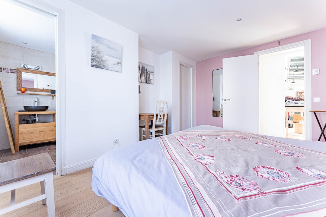Photo 25: An accomodation located in La Flotte-en-R&eacute; on ile de R&eacute;.