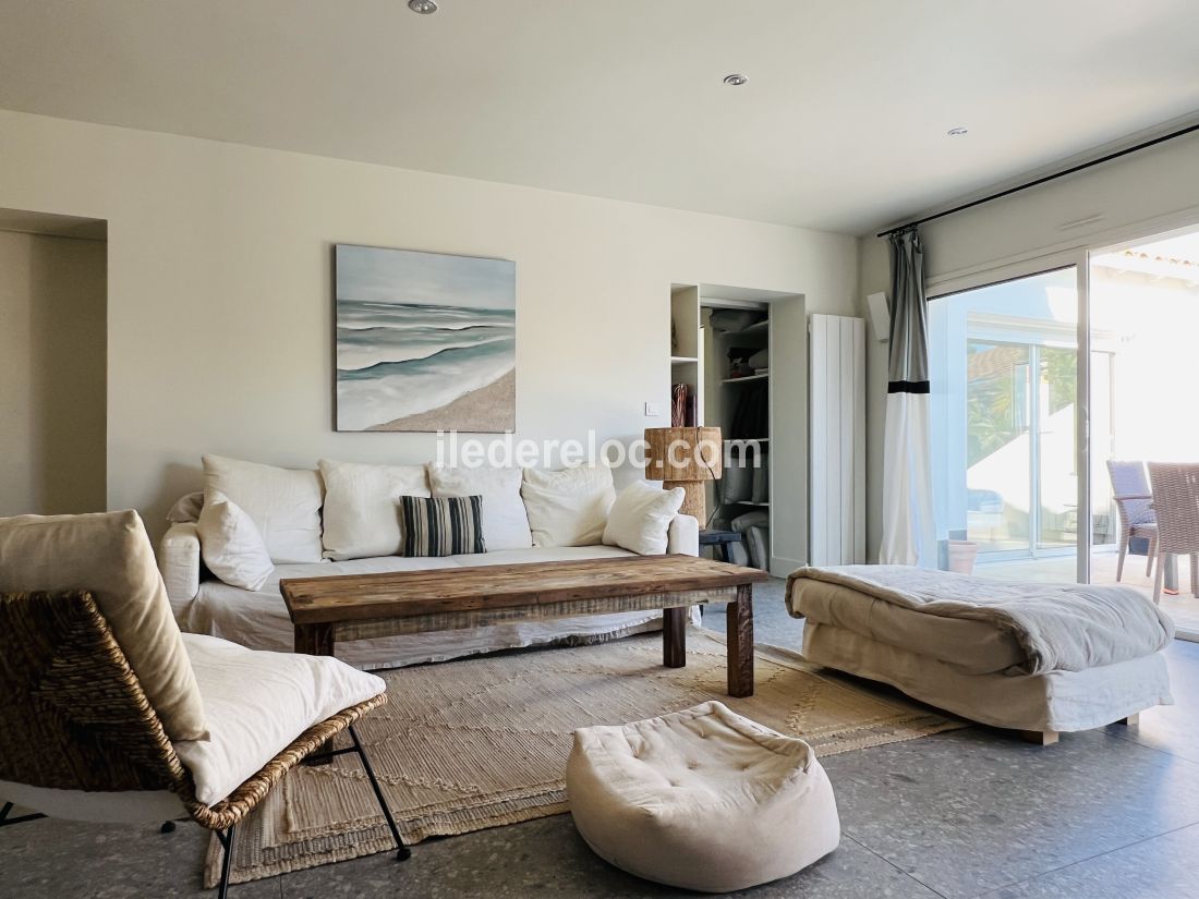 Photo 5: An accomodation located in La Flotte-en-R&eacute; on ile de R&eacute;.